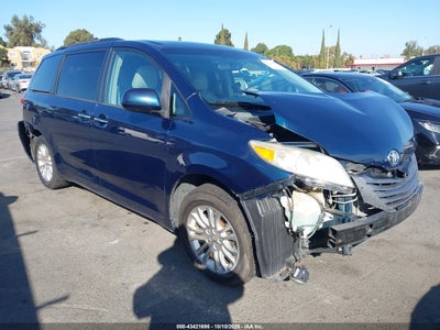 TOYOTA SIENNA 2011