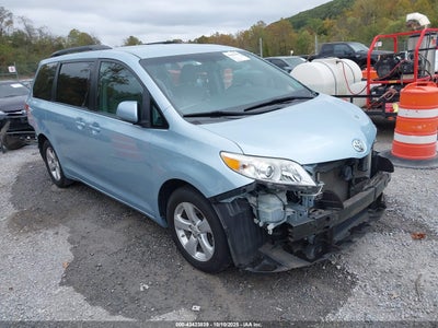 TOYOTA SIENNA 2017