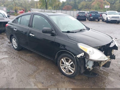 NISSAN VERSA 2015