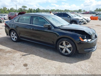 VOLKSWAGEN PASSAT 2013