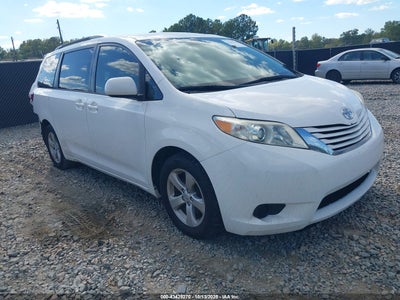 TOYOTA SIENNA 2015