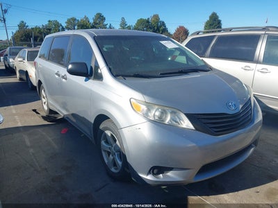TOYOTA SIENNA 2016