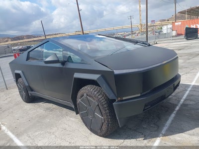 TESLA CYBERTRUCK 2024