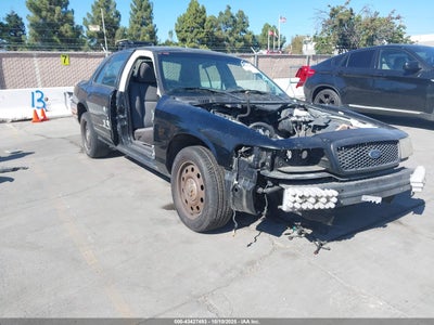 FORD CROWN VICTORIA 2011