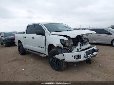 NISSAN TITAN 2021