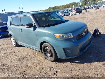 SCION XB 2010