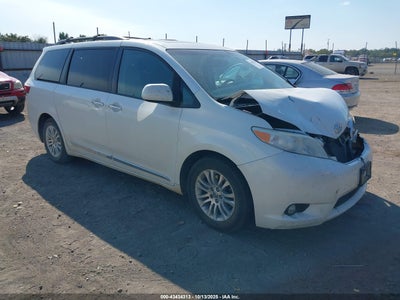 TOYOTA SIENNA 2016