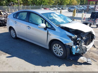 TOYOTA PRIUS PLUG-IN 2013