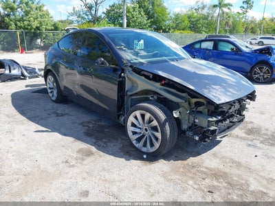 TESLA MODEL Y 2026