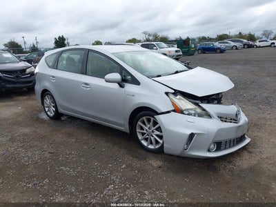 TOYOTA PRIUS V 2012