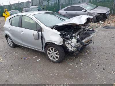 TOYOTA PRIUS C 2014