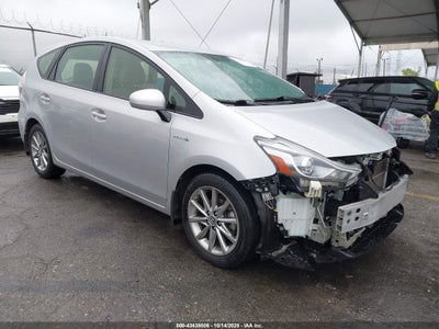TOYOTA PRIUS V 2017