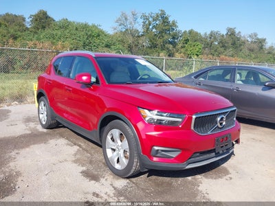 VOLVO XC40 2021