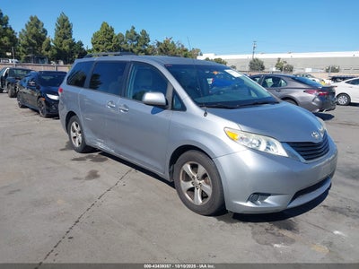 TOYOTA SIENNA 2012