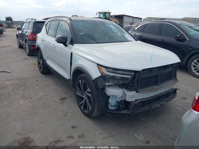 VOLVO XC40 2019