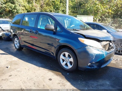 TOYOTA SIENNA 2011