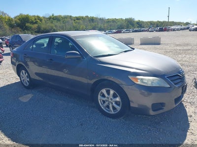 TOYOTA CAMRY 2011