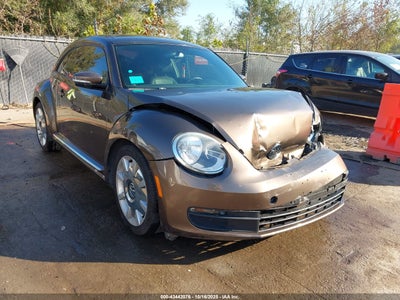 VOLKSWAGEN BEETLE 2012