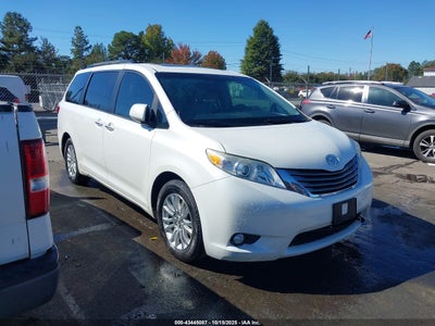 TOYOTA SIENNA 2016