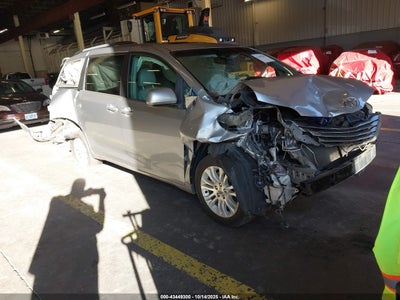 TOYOTA SIENNA 2012