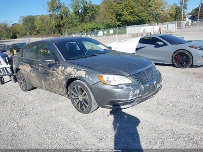 CHRYSLER 200 2013