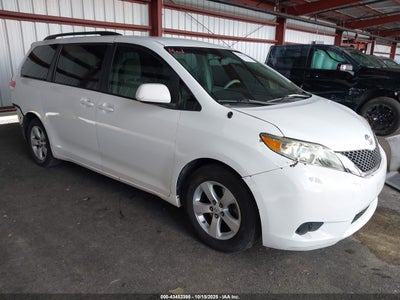 TOYOTA SIENNA 2011