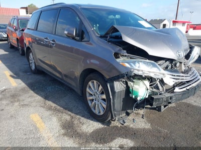 TOYOTA SIENNA 2015