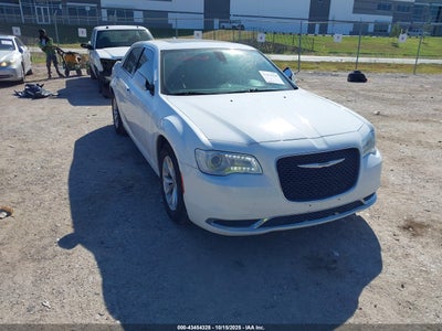 CHRYSLER 300 2015