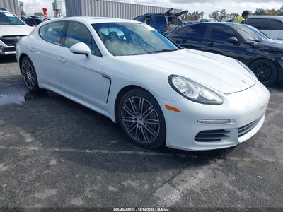 PORSCHE PANAMERA 2015
