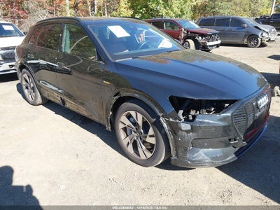 AUDI E-TRON 2022