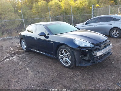 PORSCHE PANAMERA 2011