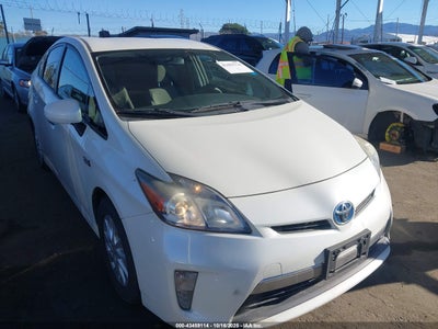 TOYOTA PRIUS PLUG-IN 2014