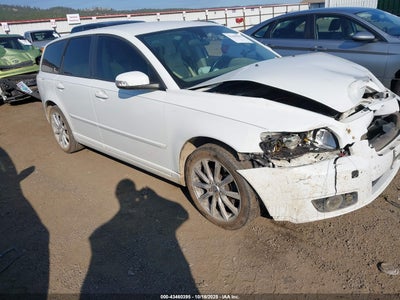 VOLVO V50 2011