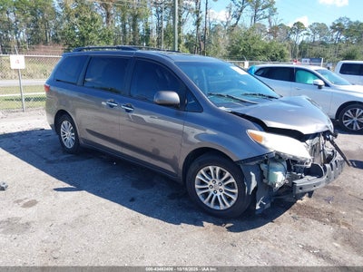 TOYOTA SIENNA 2015