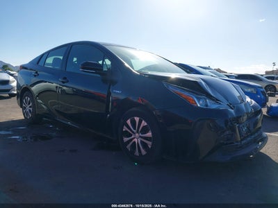 TOYOTA PRIUS 2021