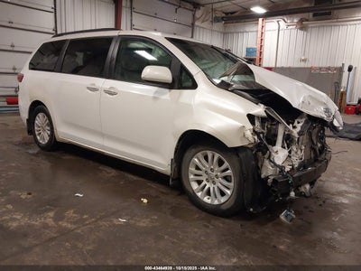 TOYOTA SIENNA 2015