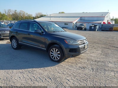 VOLKSWAGEN TOUAREG 2011