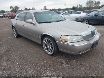 LINCOLN TOWN CAR 2003