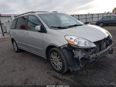 TOYOTA SIENNA 2010