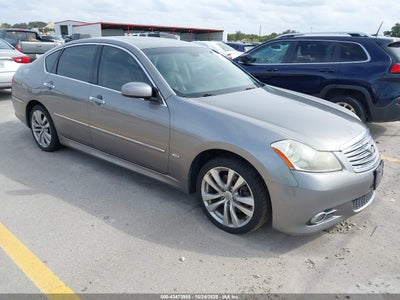 INFINITI M35 2010