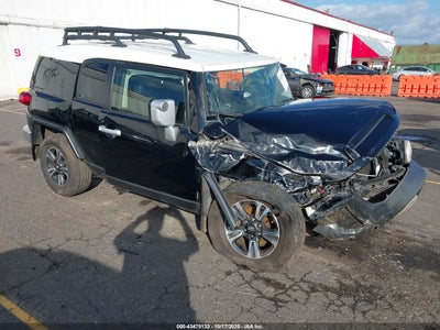 TOYOTA FJ CRUISER 2012