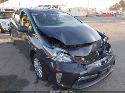 TOYOTA PRIUS PLUG-IN 2015