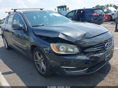 VOLVO V60 2015