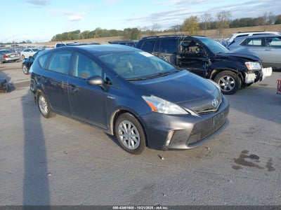TOYOTA PRIUS V 2013