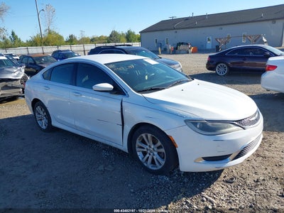 CHRYSLER 200 2016