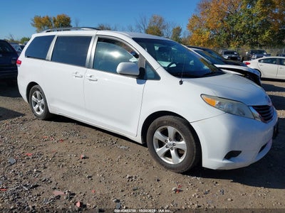 TOYOTA SIENNA 2013