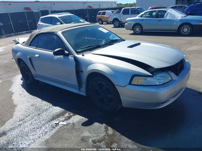 FORD MUSTANG 2000
