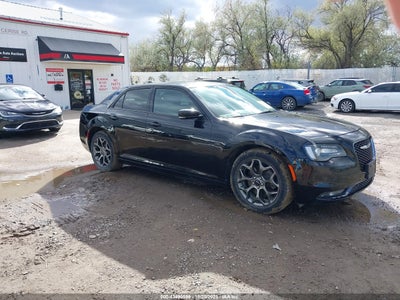 CHRYSLER 300 2017