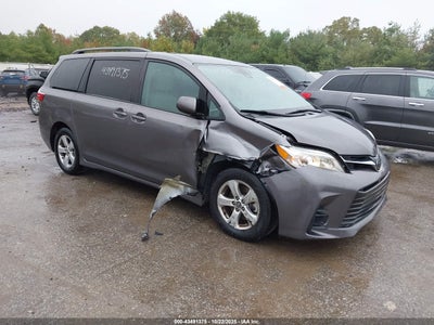 TOYOTA SIENNA 2018