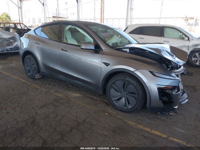 TESLA MODEL Y 2026